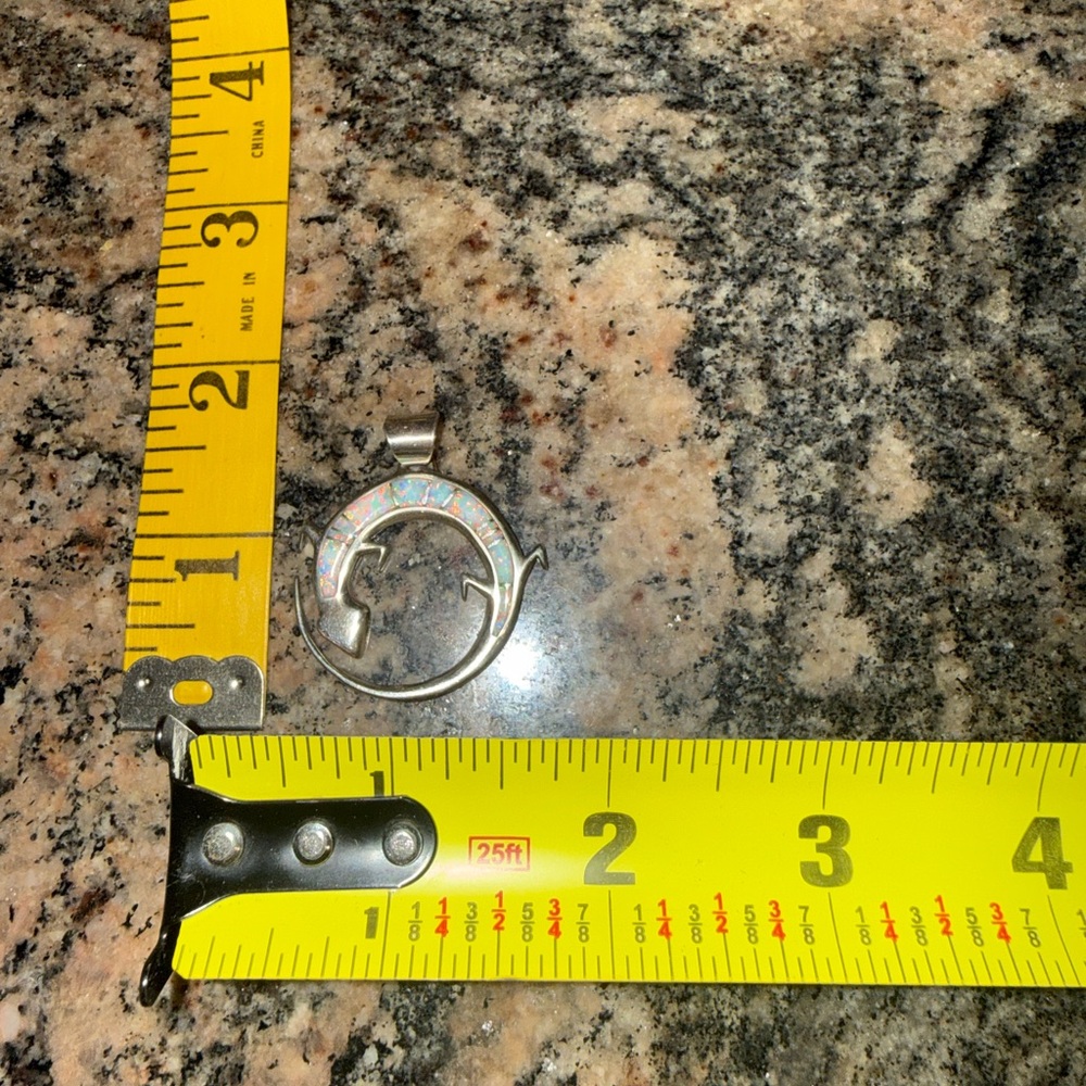 Touch of Santa Fe Sterling Silver lizard pendant with lab opal inlay - Picture 14 of 15